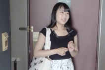 當我打電話給總機時，一位可愛的美女大學生出現了，她給了我溫暖的性愛和中出。