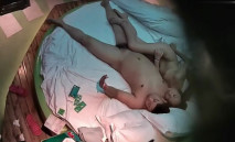 新流出螢石雲酒店偷拍 少婦女同事老公出差半夜約小胖出來偷情連幹兩次才止渴