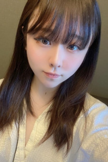 美尻♡ 白皙肌膚，性感身材 ♡ 粉嫩私處 ♡ 繪裡奈 ♡ 使用震動棒多次達到高潮 ♡ 內射 ♡