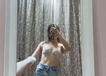 對著鏡子拍自己脫光的樣子