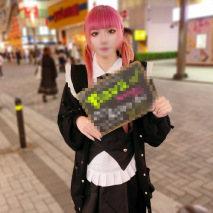 【初次・露臉】在秋葉原工作的咖啡館女孩。工作結束後微醉的拍攝。像同人誌一樣的潮吹讓人興奮不已，在神聖的陰道洞裏射進兩發。