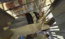 街上遇到的 極品開衩長緊裙sao姐姐無內逛街茂密的黑森林很是誘惑