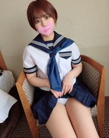 【無】致命打樁機69爆炸性射精！ ！大家最喜歡的里醬，穿上製服，變成了性愛娃娃，與野獸般的大叔進行無休止的3P性愛，他們隨心所欲的在她體內中出！ ！