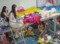 2024新黑客破解網路攝像頭監控 多角度偷拍 會所宿舍小姐換衣服 美女如雲