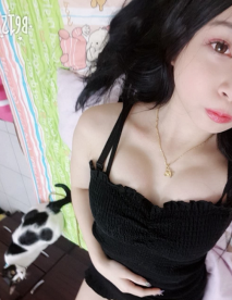 《反差學生妹》護理專科美乳小妹私生活淫亂 吹簫自摸騷的一批