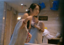 稀缺國內洗浴中心偷拍第4期重金換新設備拍攝,對白多,美女多2