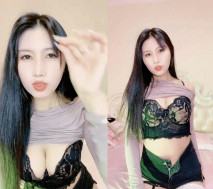 性感美女騷貨！吊帶黑白絲襪！講故事被姐夫操，騷話不斷狂扣穴，從下往上視角扣弄