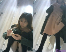 最新全景廁拍長髮漂亮妹子，穴毛黑乎乎一大片