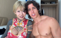 推特百萬粉絲男模阿拉伯的大屌猛男「Gattouz0」約肏符文戰士「高喬尤美」被當成母狗按住狠衝，幹翻符文巨乳反差騷婊子