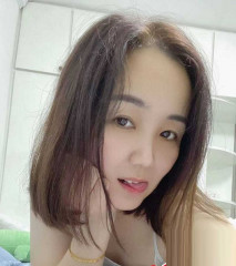 人妻背著老公在外玩4P