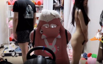 美女遊戲主播下播後忘關攝像頭脫光光被網友一飽眼福