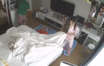 居家攝像頭破解年輕夫妻大白天的在家裡做愛