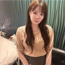 超可愛的保育學生。我把積攢了一週的濃稠精液，全部射進了肉肉小穴裡。一按到她的肚子，她就高潮了，太可愛了。