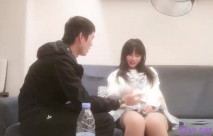 小東頭探花回歸約了個JK裝萌妹子啪啪，特寫口交穿上開檔黑絲翹屁股猛操