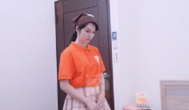華語AV 家政婦阿姨短裙的誘惑