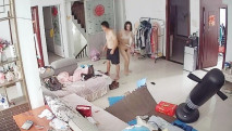 破解居家攝像頭 年輕夫妻大白天的就在沙發上啪啪啪