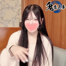 「我可以舔你嗎？」她那純真的表情和性感的反差太大了！雖然外表光鮮亮麗，但她內心卻超級淫蕩，扭動著臀部，沉浸在快感中的樣子真是太棒了【無修正・露臉・中出】