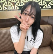 擁有164公分模特般的美腿美臀♡美女真由美。 未處理的陰毛，激濕的中出性愛！！