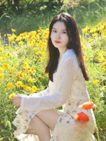 幼師專業女大學生一到晚就變成騷母狗