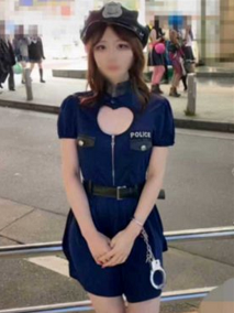 萬聖節認識的嬌小美女。一起喝酒連續中出！兩情相悅