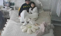 流出酒店偷拍 楚楚動人動作優雅的甜妹酒店內被男朋友操了兩次