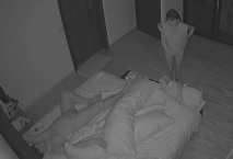 黑客破解家庭攝像頭偷拍 新婚不久的年輕夫妻性欲強雞巴幹軟還沒射媳婦給擼硬繼續幹