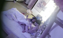 新流出酒店偷拍 反差婊眼鏡騷女讓男友幫自己自慰男友雙管齊下翻身上馬一番翻雲覆雨