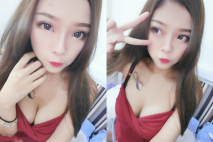 究極反差婊子！苗條小姐姐戶外公交車露出WC全裸展示家中自慰，母狗屬性拉滿了